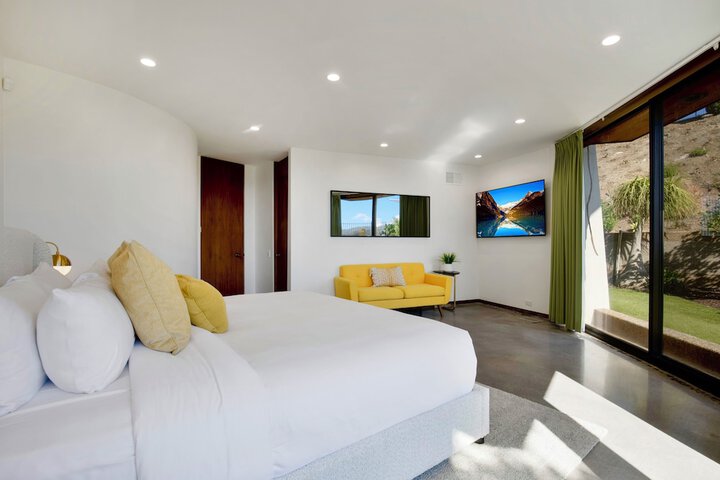 Hotel 61 of 100