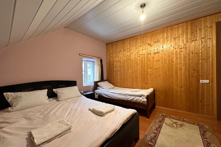 Room 17 of 32