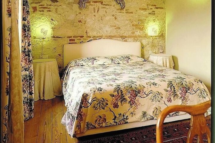 Room 8 of 42