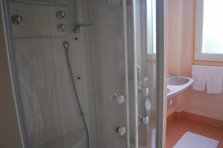 Room 14 of 29