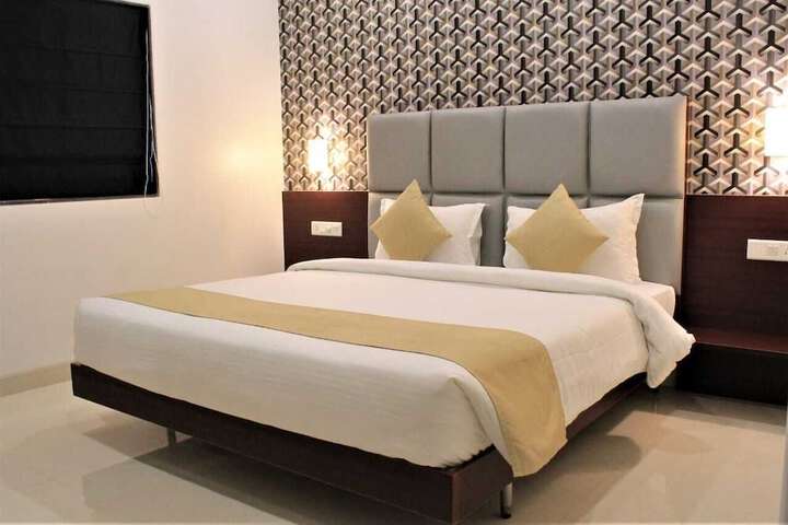 Room 6 of 27