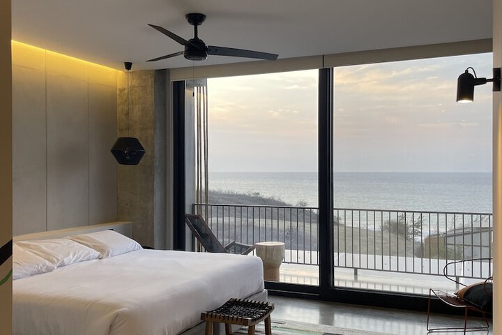Room 5 of 125