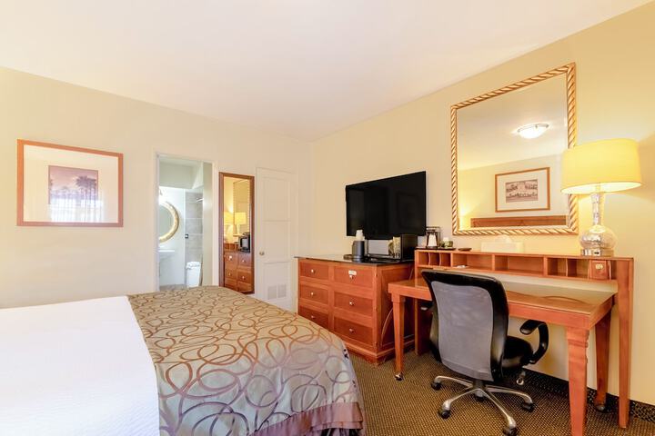 Room 41 of 77