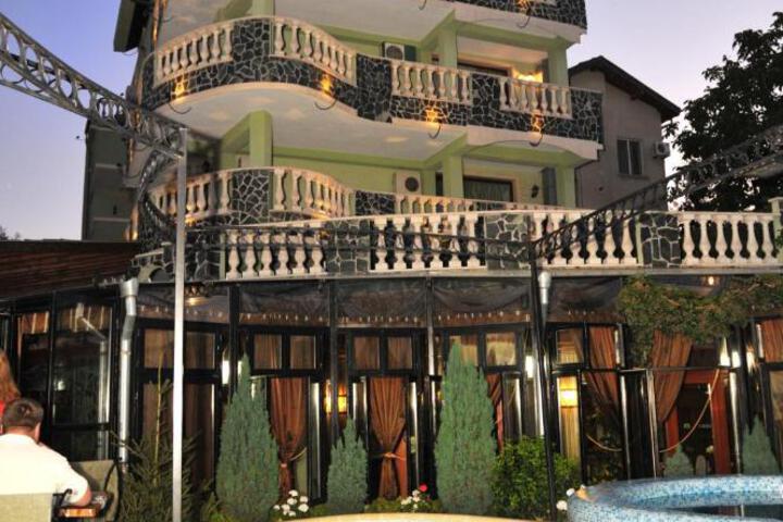 Boryana Hotel