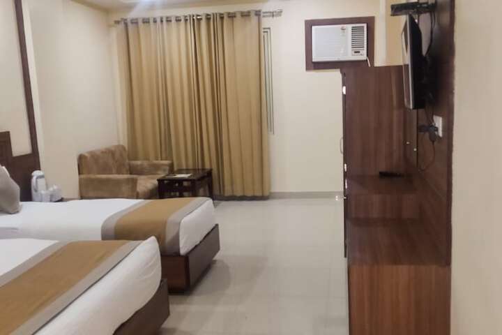 Room 8 of 42