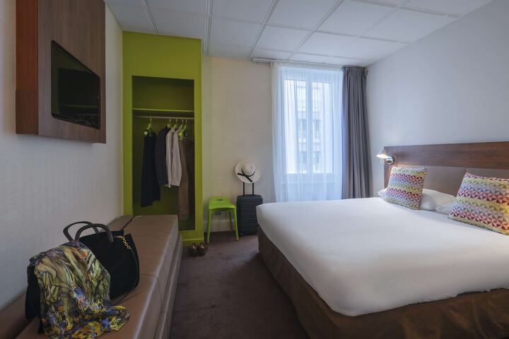 Room 32 of 78