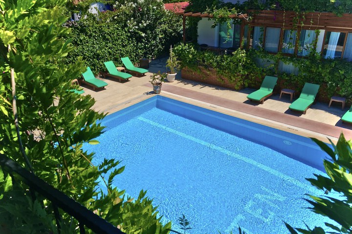 Pool 67 of 82