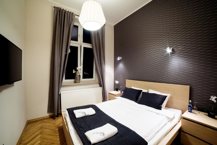 Room 25 of 84