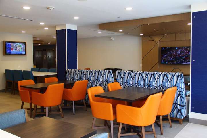 Breakfast/Coffee Service 22 of 34