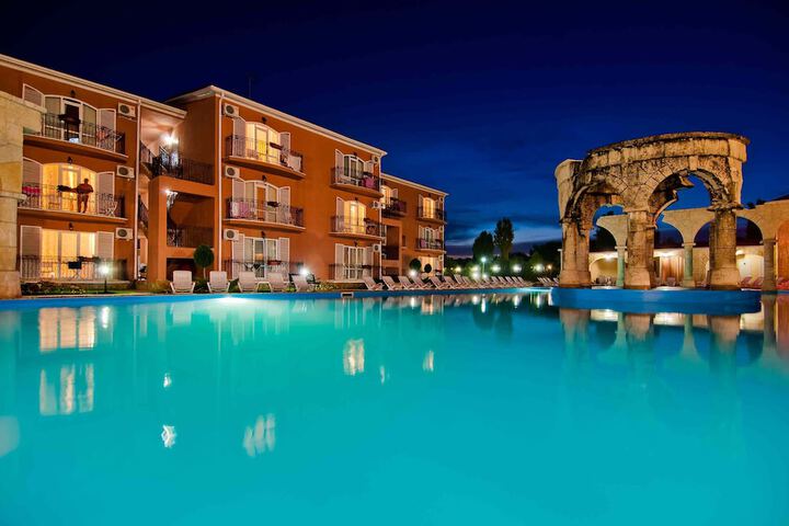 Pool 37 of 122