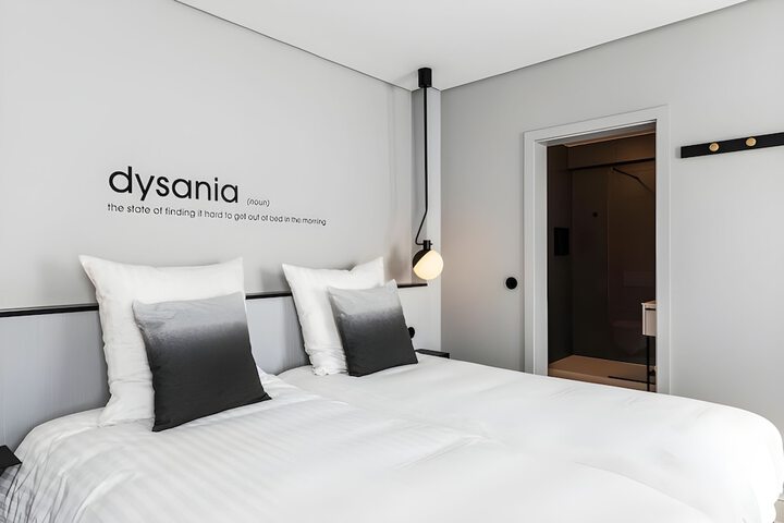 Room 17 of 65
