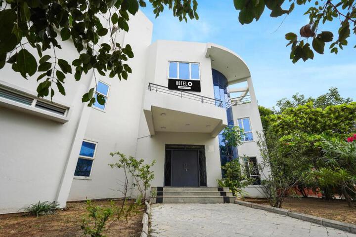 Hotel O ECR Stays Near Nemmeli Beach Formerly GVS Homes