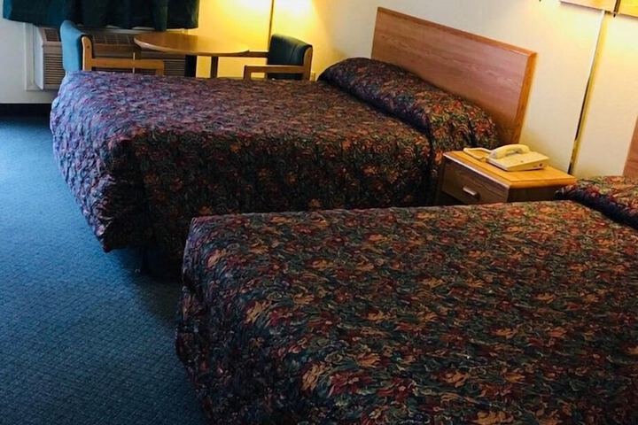 Room 8 of 28