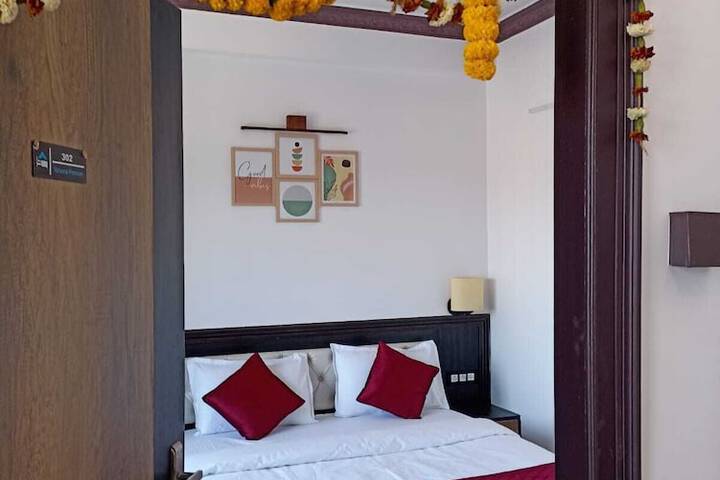 Room 8 of 31
