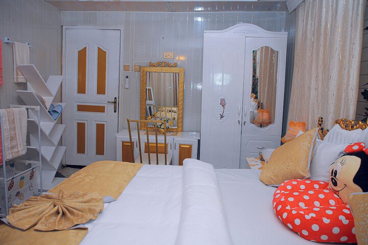 Room 3 of 13