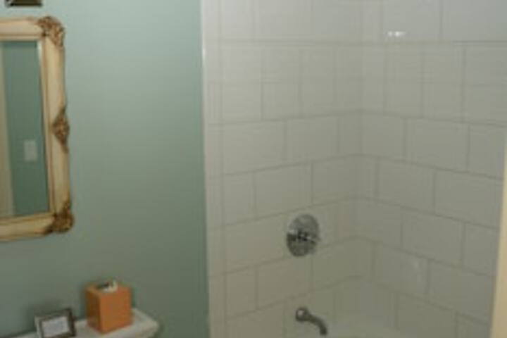 Room 172 of 252