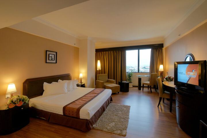 Room 3 of 61