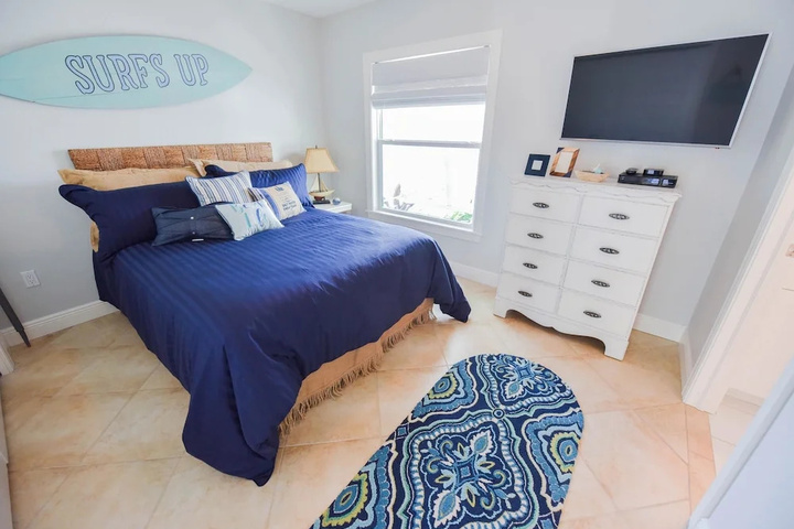 Room 2 of 18