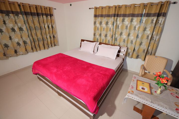 Room 12 of 18