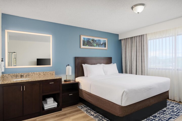 Room 32 of 107