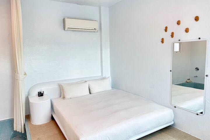 Room 74 of 94