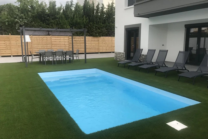Pool 16 of 28