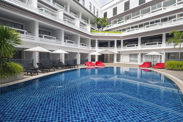 Pool 63 of 141