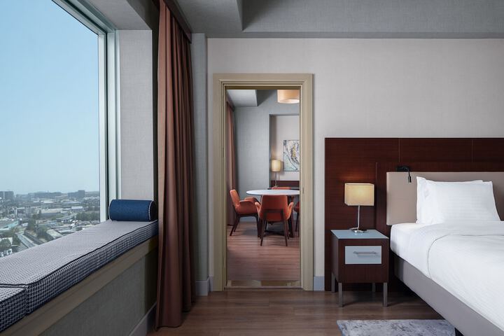 Room 11 of 38