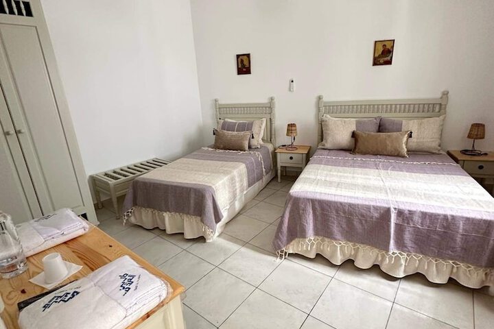 Room 11 of 28