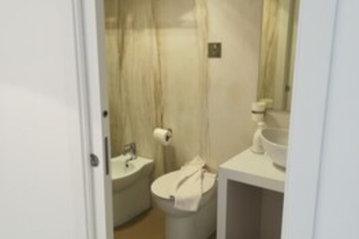 Room 10 of 44
