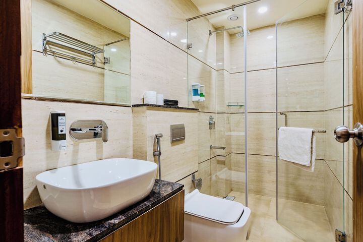 Room 27 of 48