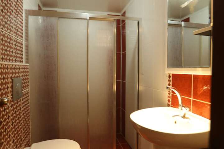 Room 13 of 25