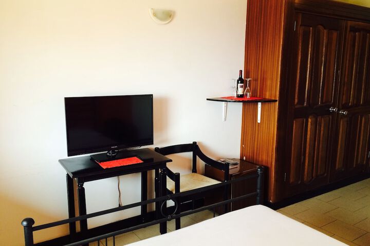 Room 2 of 22