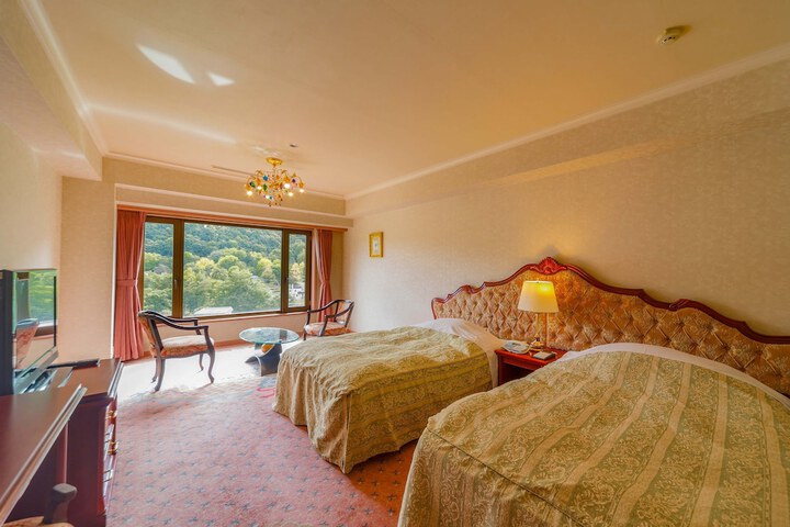 Room 27 of 188