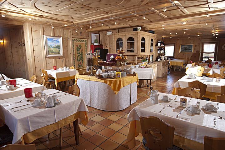 Breakfast/Coffee Service 23 of 37