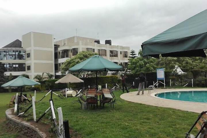 Hotel Exterior 71 of 99