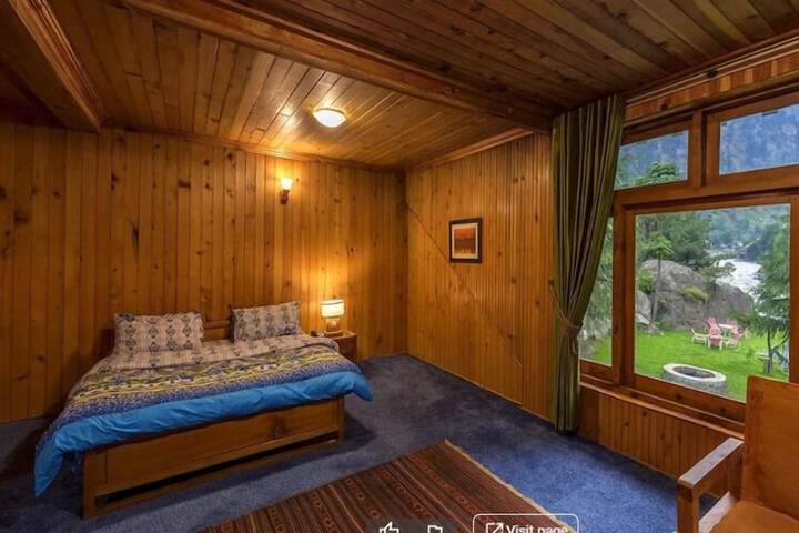 Room 4 of 24