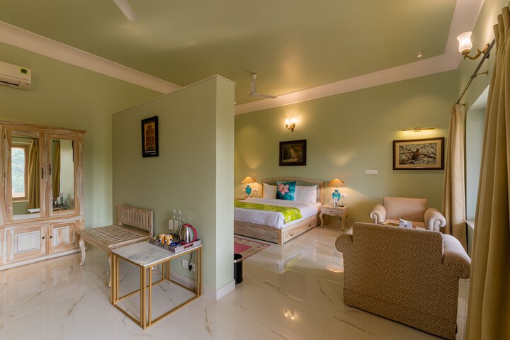 Room 9 of 27