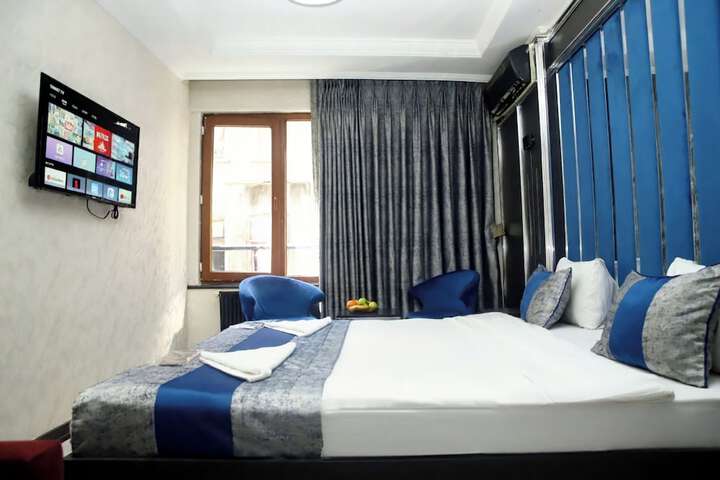 Room 25 of 58