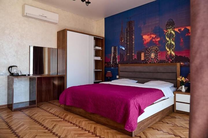 Room 12 of 22