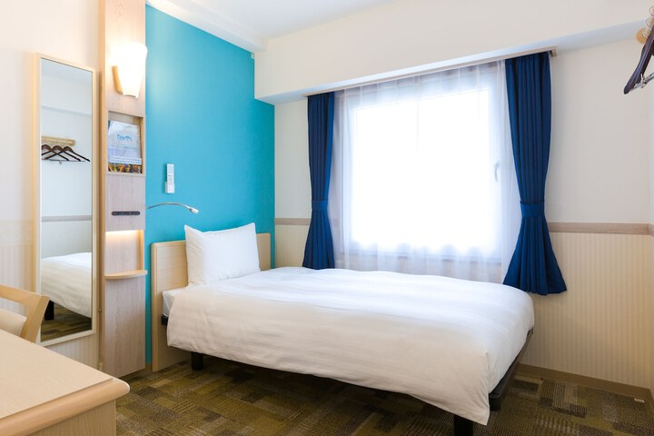 Room 9 of 51