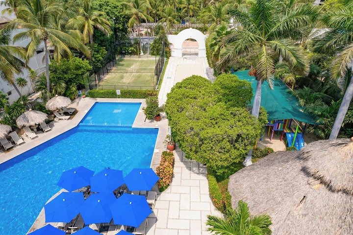 Hotel with Pool