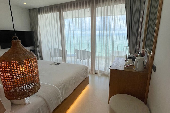 Room 27 of 118