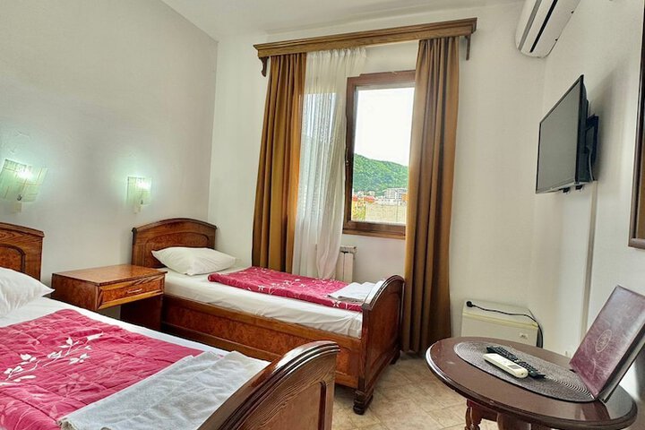 Room 48 of 85