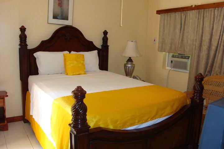 Room 12 of 162
