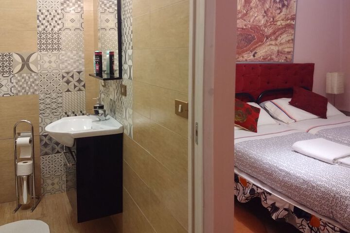 Room 6 of 39