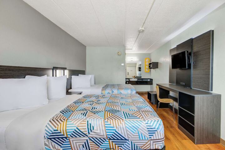 Room 11 of 36