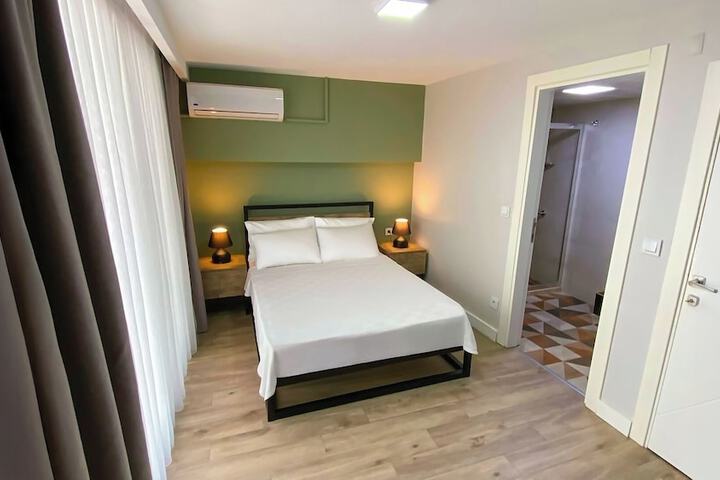 Room 48 of 61