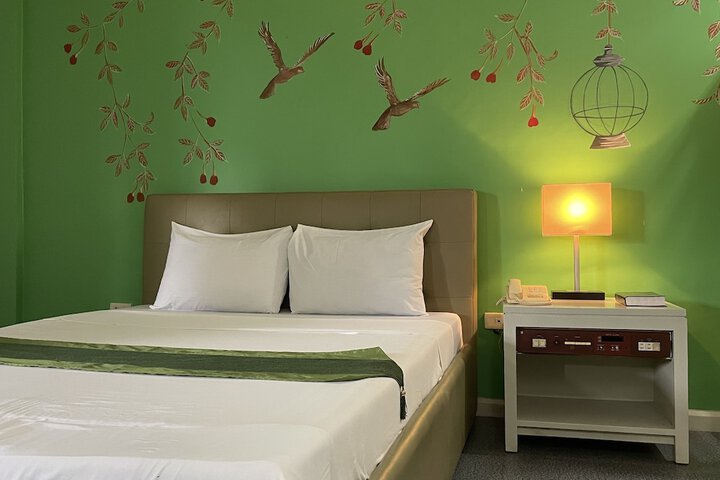 Room 8 of 43