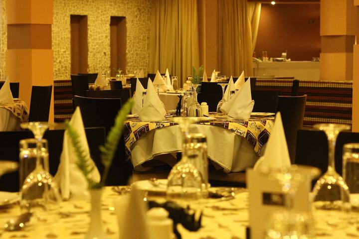 Dining 53 of 69